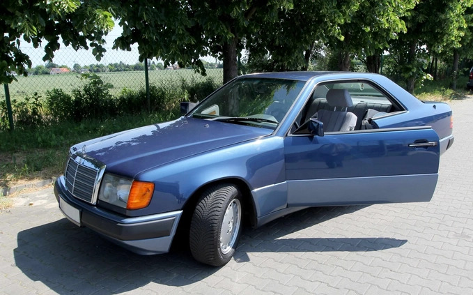 Mercedes-Benz W124 (1984-1993) cena 45000 przebieg: 126000, rok produkcji 1990 z Suchedniów małe 466